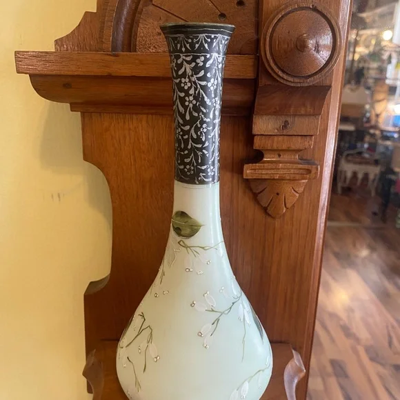 Vintage Hand Painted Uranium Vase - Picture 9 of 9